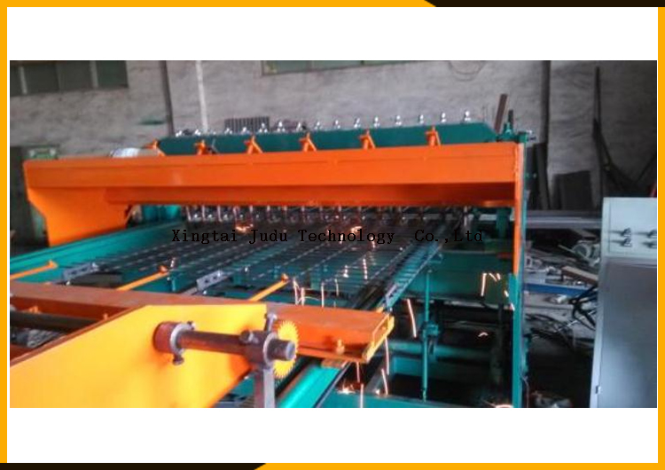 Fully Automatic Wire Mesh Steel Fence Welding Machine price 