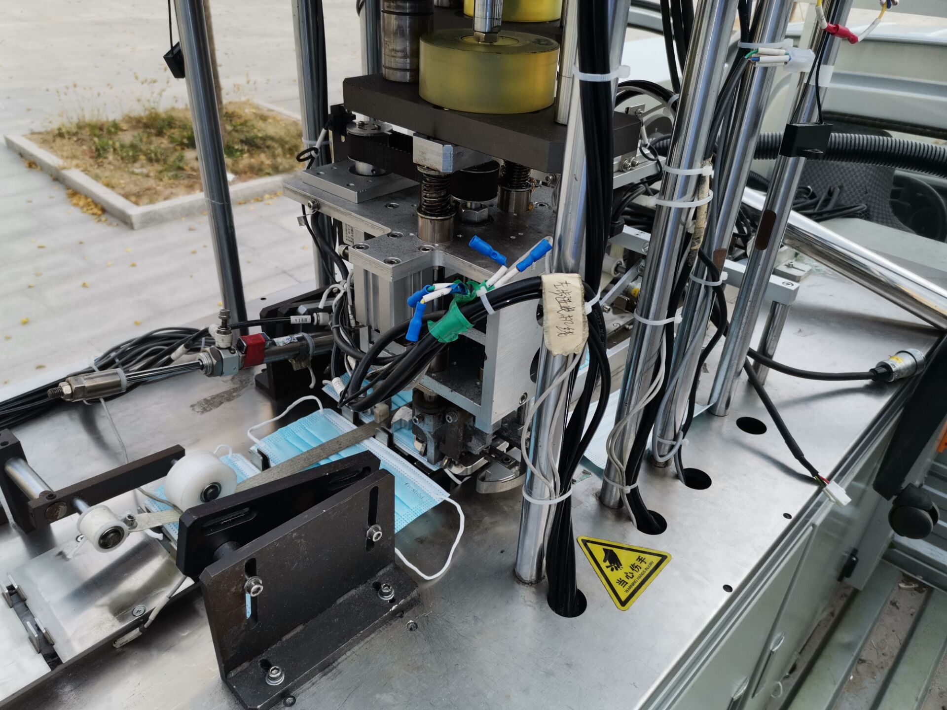 adult 1+2 face mask makiing machine (4)