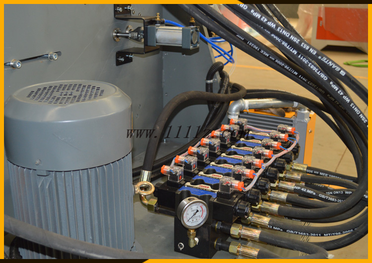 machinery making paint roller